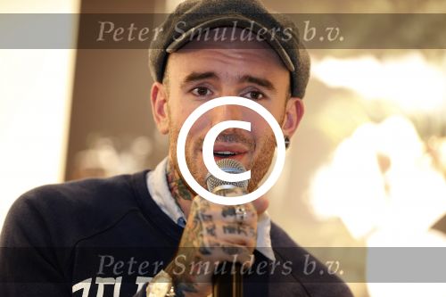 Amsterdam 8 november 2012
Presentatie Rehab Ben Saunders schoenen. Ook zijn dochter Stacey en ouders zijn aanwezig.
Peter Smulders bv