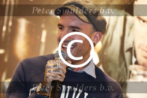 Amsterdam 8 november 2012
Presentatie Rehab Ben Saunders schoenen. Ook zijn dochter Stacey en ouders zijn aanwezig.
Peter Smulders bv