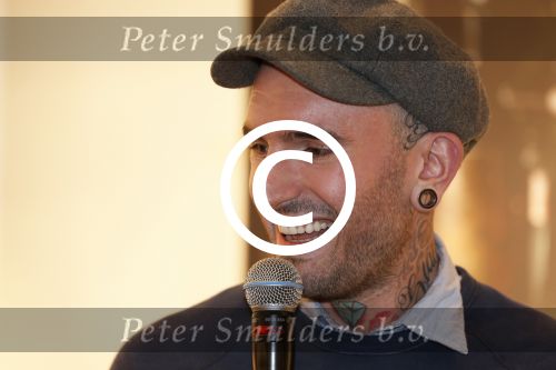 Amsterdam 8 november 2012
Presentatie Rehab Ben Saunders schoenen. Ook zijn dochter Stacey en ouders zijn aanwezig.
Peter Smulders bv