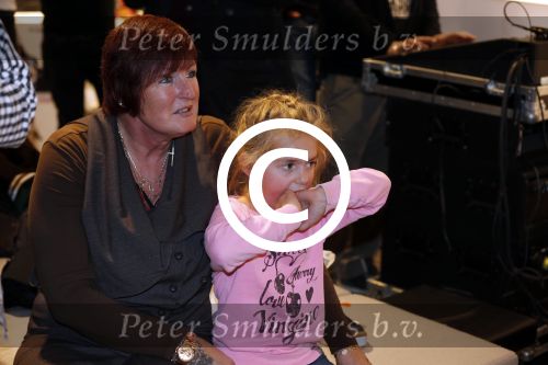 Amsterdam 8 november 2012
Presentatie Rehab Ben Saunders schoenen. Ook zijn dochter Stacey en ouders zijn aanwezig.
Peter Smulders bv