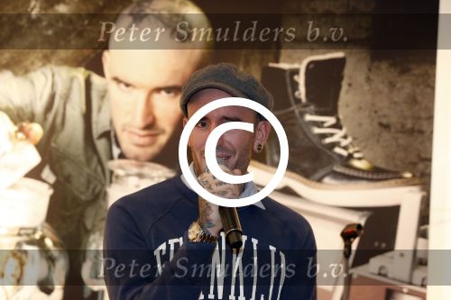 Amsterdam 8 november 2012
Presentatie Rehab Ben Saunders schoenen. Ook zijn dochter Stacey en ouders zijn aanwezig.
Peter Smulders bv