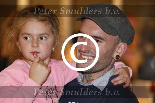 Amsterdam 8 november 2012
Presentatie Rehab Ben Saunders schoenen. Ook zijn dochter Stacey en ouders zijn aanwezig.
Peter Smulders bv