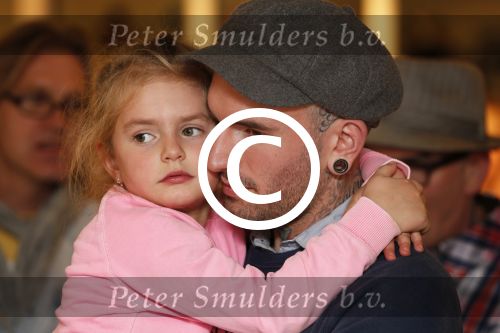 Amsterdam 8 november 2012
Presentatie Rehab Ben Saunders schoenen. Ook zijn dochter Stacey en ouders zijn aanwezig.
Peter Smulders bv