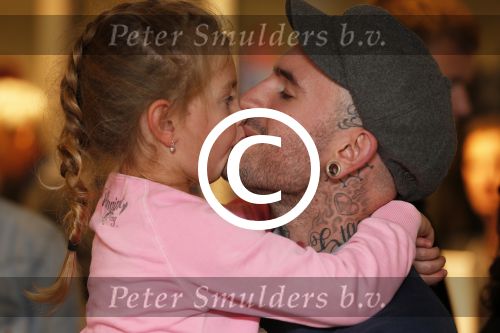 Amsterdam 8 november 2012
Presentatie Rehab Ben Saunders schoenen. Ook zijn dochter Stacey en ouders zijn aanwezig.
Peter Smulders bv