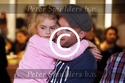 Amsterdam 8 november 2012
Presentatie Rehab Ben Saunders schoenen. Ook zijn dochter Stacey en ouders zijn aanwezig.
Peter Smulders bv
