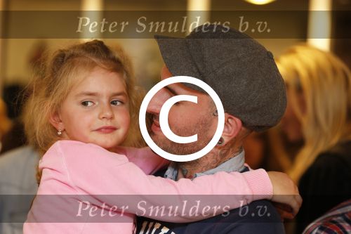 Amsterdam 8 november 2012
Presentatie Rehab Ben Saunders schoenen. Ook zijn dochter Stacey en ouders zijn aanwezig.
Peter Smulders bv