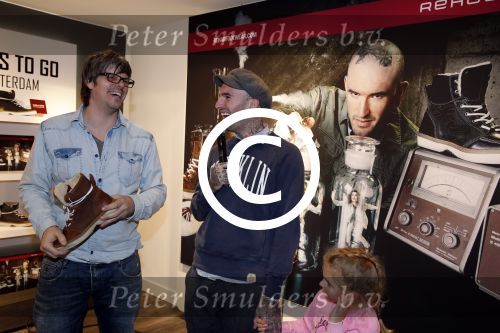 Amsterdam 8 november 2012
Presentatie Rehab Ben Saunders schoenen. Ook zijn dochter Stacey en ouders zijn aanwezig.
Peter Smulders bv