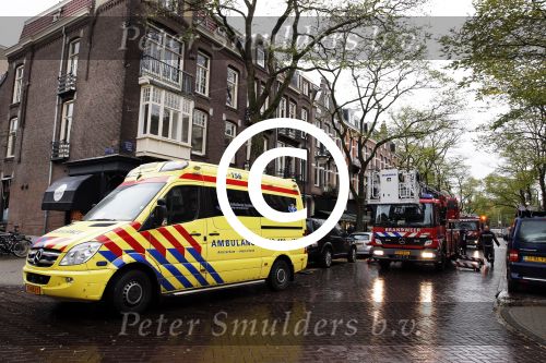 Amsterdam 1 november 2012
Brandweer om zieke patient uit huis te halen om in ambulance te doen.
Peter Smulders bv