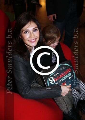Amsterdam 13 november 2012
Presentatie Douwe Egberts sinterklaasboeken in de bibliotheek
met Carice v Houten Jan Terlouw Herman Finkers en Winston Gerschtanowitz.
Peter Smulders bv
