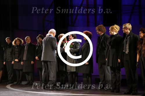 Amsterdam 11 november 2012
Premiere Zij gelooft in mij in het nieuwe de la mar. cast met oa Martijn Fischer Chantal janzen Hajo Bruins en Cees Geel. Rachel Dre en Roxeanne Hazes waren natuurlijk aanwezig.alsmede Joop v d Ende
Peter Smulders bv