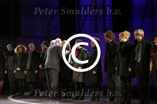 Amsterdam 11 november 2012
Premiere Zij gelooft in mij in het nieuwe de la mar. cast met oa Martijn Fischer Chantal janzen Hajo Bruins en Cees Geel. Rachel Dre en Roxeanne Hazes waren natuurlijk aanwezig.alsmede Joop v d Ende
Peter Smulders bv