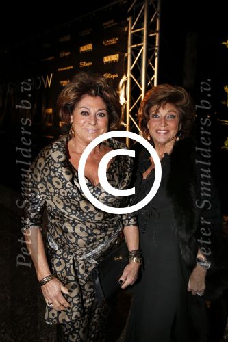 Amsterdam 11 november 2012
Modeshow 10 jaar Addy v d Krommenacker bij de harbour club. Netty v d Veer en Christine Kroonenberg
Peter Smulders bv