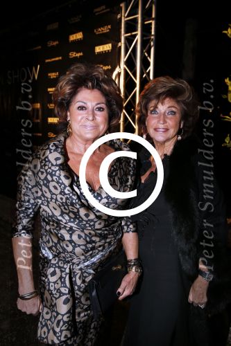 Amsterdam 11 november 2012
Modeshow 10 jaar Addy v d Krommenacker bij de harbour club. Netty v d Veer en Christine Kroonenberg
Peter Smulders bv