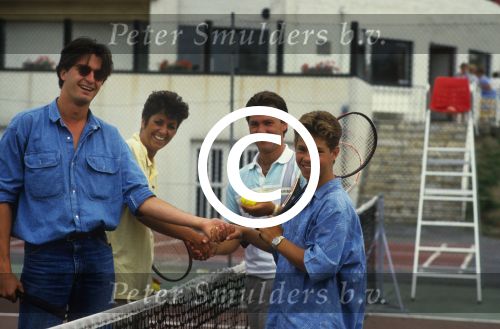 Knokke, 14 Augustus 1986 Danny de Munk met zijn vader, Joop de Munk, Sylvia v d Akker en......