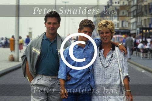 Knokke, 14 Augustus 1986 Danny de Munk met zijn vader, Joop de Munk, Sylvia v d Akker en......
