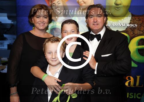 Amsterdam 4 november 2012
Premiere Shrek in het theater van de RAI. Erwin v Lambaart met vrouw en zoons
Peter Smulders bv