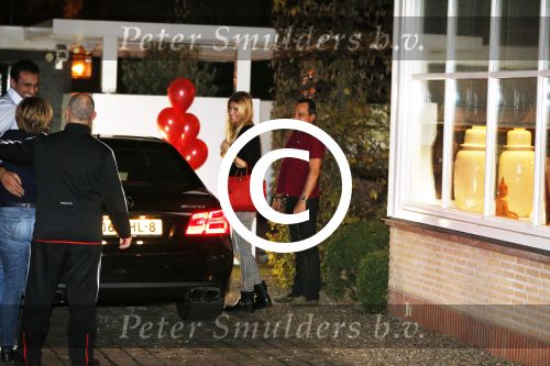 Zoetermeer Amsterdam 9 november 2012
Estelle Cruijff haalt haar vriend Badr Hari op bij de gevangenis in Zoetermeer en rijdt daarna naar haar huis toe in Amsterdam.
Peter Smulders bv