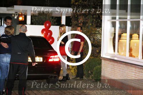 Zoetermeer Amsterdam 9 november 2012
Estelle Cruijff haalt haar vriend Badr Hari op bij de gevangenis in Zoetermeer en rijdt daarna naar haar huis toe in Amsterdam.
Peter Smulders bv