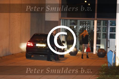 Zoetermeer Amsterdam 9 november 2012
Estelle Cruijff haalt haar vriend Badr Hari op bij de gevangenis in Zoetermeer en rijdt daarna naar haar huis toe in Amsterdam.
Peter Smulders bv