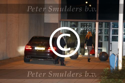 Zoetermeer Amsterdam 9 november 2012
Estelle Cruijff haalt haar vriend Badr Hari op bij de gevangenis in Zoetermeer en rijdt daarna naar haar huis toe in Amsterdam.
Peter Smulders bv