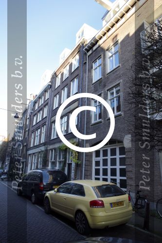 Amsterdam 22 november 2012
Eva Jinek verlaat haar nieuwe huis in Amsterdam centrum.
Peter Smulders bv