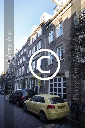Amsterdam 22 november 2012
Eva Jinek verlaat haar nieuwe huis in Amsterdam centrum.
Peter Smulders bv