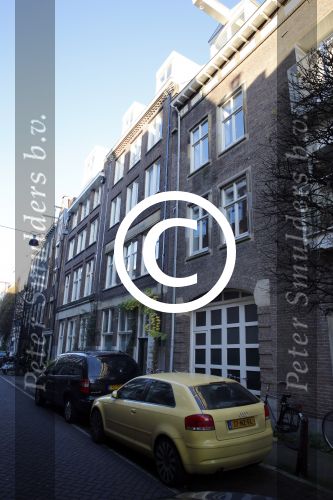 Amsterdam 22 november 2012
Eva Jinek verlaat haar nieuwe huis in Amsterdam centrum.
Peter Smulders bv
