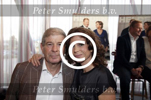 Ridderkerk 20 november 2012
Presentatie blad helden met Ronald en Bartina Koeman op de cover. Frits en Barbara Barend
Peter Smulders bv