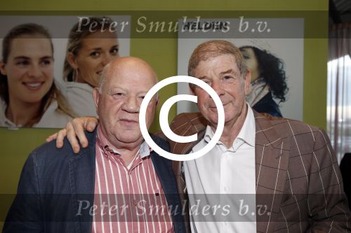 Ridderkerk 20 november 2012
Presentatie blad helden met Ronald en Bartina Koeman op de cover. Frits Barend met zijn broer
Peter Smulders bv