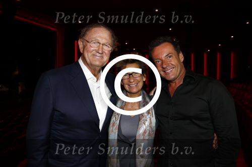 Amsterdam 24 oktober 2012
Presentatie boek/biografie Joop v d Ende in het nieuwe de la mar theater. Joop Janine en Gerard Joling
Peter Smulders bv