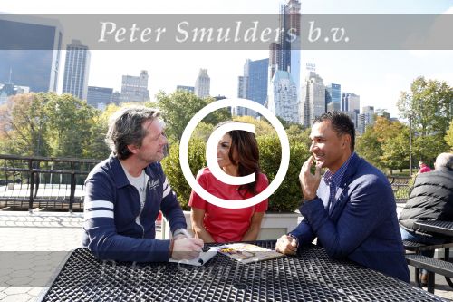 New York 18 oktober 2012
Ruud Gullit met zijn nieuwe vriendin Maggie Jimenez in Central Park.
Peter Smulders bv