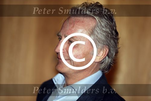 Amsterdam 31 oktober 2012
Hans Breukhoven neemt cheque in ontvangst bij restaurant Vandaag.
Peter Smulders bv