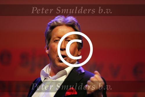 Zeist 21 november 2012
Hans Kazan krijgt prijs in het Fyji theater in Zeist.
Aanwezig zijn zijn zoons Oscar Renzo en Steven alsmede zijn schoondochters Mara en..
Peter Smulders bv