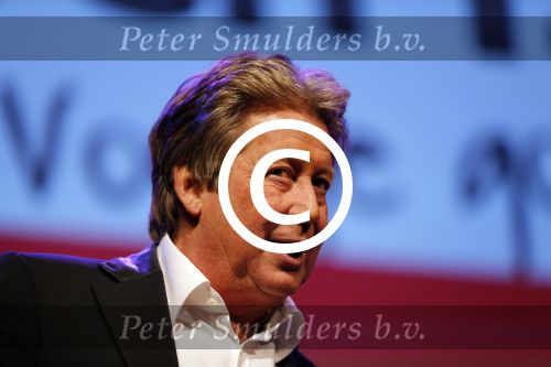 Zeist 21 november 2012
Hans Kazan krijgt prijs in het Fyji theater in Zeist.
Aanwezig zijn zijn zoons Oscar Renzo en Steven alsmede zijn schoondochters Mara en..
Peter Smulders bv