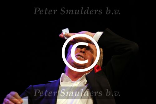 Zeist 21 november 2012
Hans Kazan krijgt prijs in het Fyji theater in Zeist.
Aanwezig zijn zijn zoons Oscar Renzo en Steven alsmede zijn schoondochters Mara en..
Peter Smulders bv