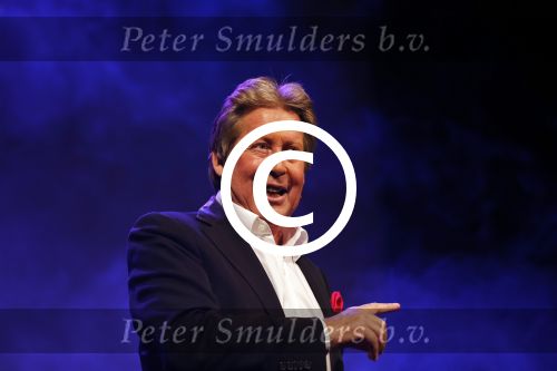 Zeist 21 november 2012
Hans Kazan krijgt prijs in het Fyji theater in Zeist.
Aanwezig zijn zijn zoons Oscar Renzo en Steven alsmede zijn schoondochters Mara en..
Peter Smulders bv