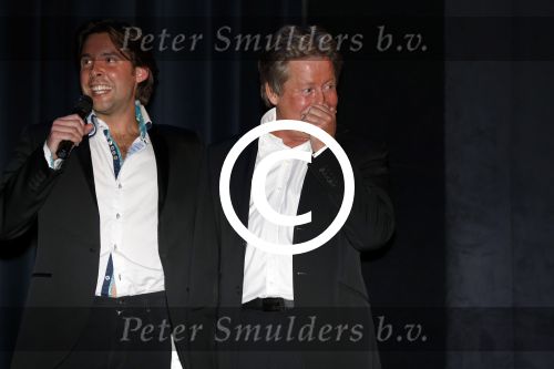 Zeist 21 november 2012
Hans Kazan krijgt prijs in het Fyji theater in Zeist.
Aanwezig zijn zijn zoons Oscar Renzo en Steven alsmede zijn schoondochters Mara en..
Peter Smulders bv