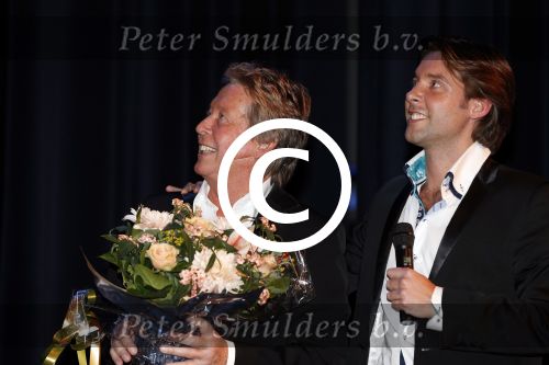 Zeist 21 november 2012
Hans Kazan krijgt prijs in het Fyji theater in Zeist.
Aanwezig zijn zijn zoons Oscar Renzo en Steven alsmede zijn schoondochters Mara en..
Peter Smulders bv