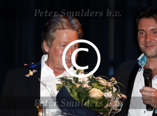 Zeist 21 november 2012
Hans Kazan krijgt prijs in het Fyji theater in Zeist.
Aanwezig zijn zijn zoons Oscar Renzo en Steven alsmede zijn schoondochters Mara en..
Peter Smulders bv