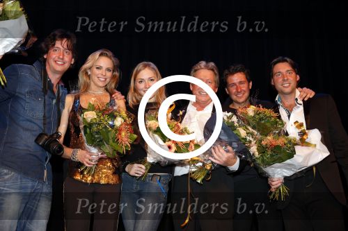 Zeist 21 november 2012
Hans Kazan krijgt prijs in het Fyji theater in Zeist.
Aanwezig zijn zijn zoons Oscar Renzo en Steven alsmede zijn schoondochters Mara en..
Peter Smulders bv