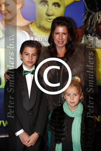 Amsterdam 4 november 2012
Premiere Shrek in het theater van de RAI. Isa Hoes met kinderen
Peter Smulders bv