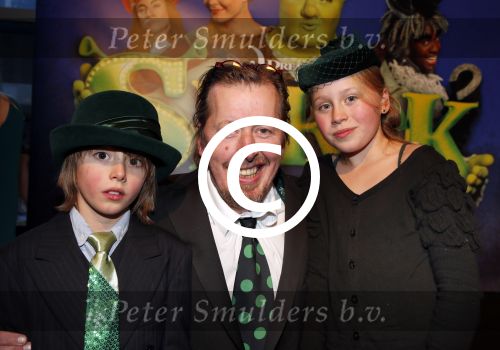 Amsterdam 4 november 2012
Premiere Shrek in het theater van de RAI. jan Rot met kinderen
Peter Smulders bv