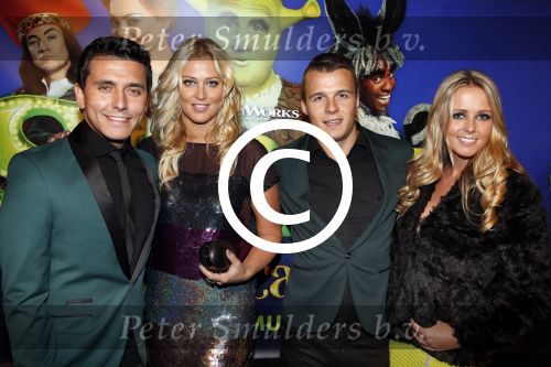Amsterdam 4 november 2012
Premiere Shrek in het theater van de RAI. Jan en Lisa Smit en Monique met vriend Jeffrey
Peter Smulders bv