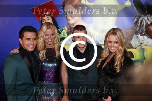Amsterdam 4 november 2012
Premiere Shrek in het theater van de RAI. Jan en Lisa Smit en Monique met vriend Jeffrey
Peter Smulders bv