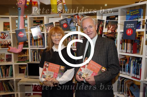 Amsterdam 13 november 2012
Presentatie Douwe Egberts sinterklaasboeken in de bibliotheek
met Carice v Houten Jan Terlouw Herman Finkers en Winston Gerschtanowitz.
Peter Smulders bv
