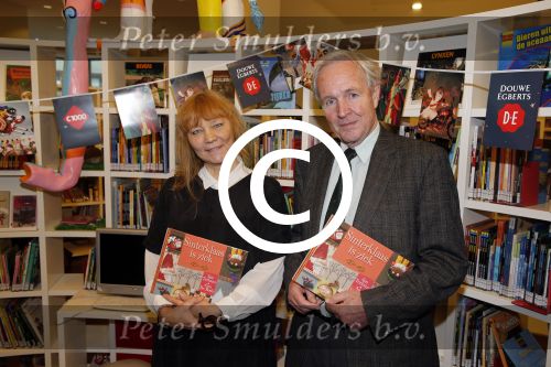 Amsterdam 13 november 2012
Presentatie Douwe Egberts sinterklaasboeken in de bibliotheek
met Carice v Houten Jan Terlouw Herman Finkers en Winston Gerschtanowitz.
Peter Smulders bv