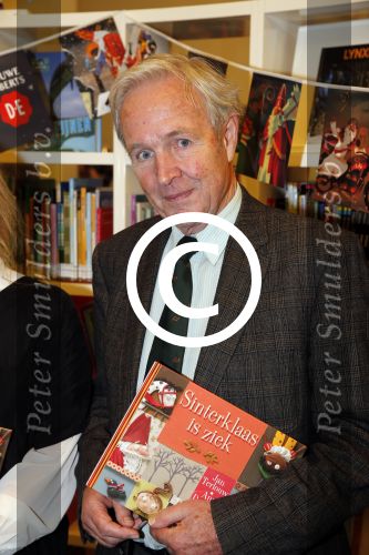 Amsterdam 13 november 2012
Presentatie Douwe Egberts sinterklaasboeken in de bibliotheek
met Carice v Houten Jan Terlouw Herman Finkers en Winston Gerschtanowitz.
Peter Smulders bv