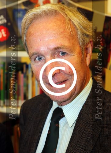 Amsterdam 13 november 2012
Presentatie Douwe Egberts sinterklaasboeken in de bibliotheek
met Carice v Houten Jan Terlouw Herman Finkers en Winston Gerschtanowitz.
Peter Smulders bv