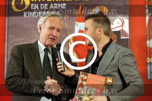 Amsterdam 13 november 2012
Presentatie Douwe Egberts sinterklaasboeken in de bibliotheek
met Carice v Houten Jan Terlouw Herman Finkers en Winston Gerschtanowitz.
Peter Smulders bv