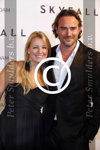 Amsterdam 28 oktober 2012
Premiere James Bond film skyfall in Tuschinski. Jeroen Nieuwenhuize met vrouw
Peter Smulders bv